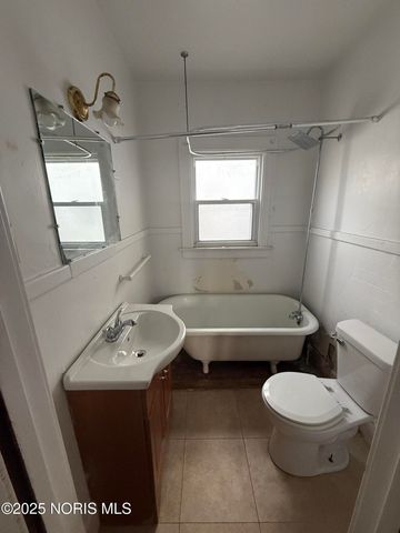 908 E Manhattan Boulevard, Toledo, OH 43608