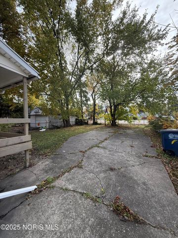 908 E Manhattan Boulevard, Toledo, OH 43608