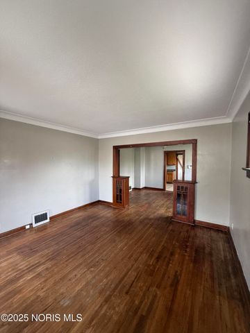 908 E Manhattan Boulevard, Toledo, OH 43608