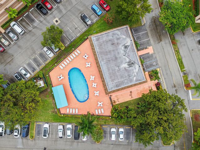 10402 Sunrise Lakes Blvd 104, Sunrise, FL 33322