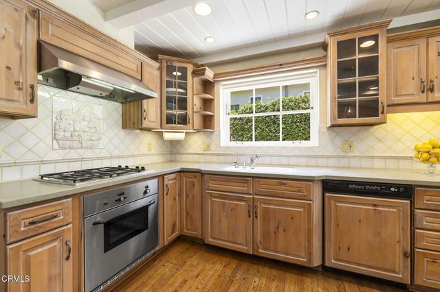 1265 El Mirador Drive, Pasadena, CA 91103