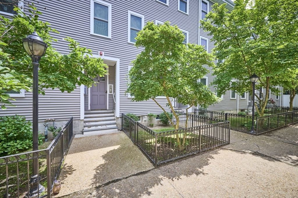 9 Mullins Ct. D, Cambridge, MA 02141