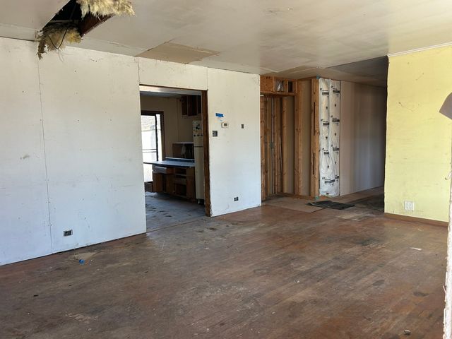 9606 S Natoma Avenue, Oak Lawn, IL 60453