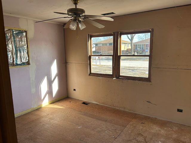 9606 S Natoma Avenue, Oak Lawn, IL 60453