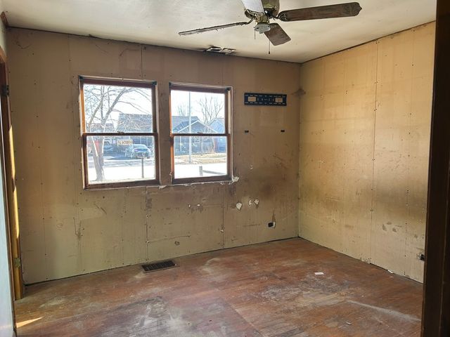 9606 S Natoma Avenue, Oak Lawn, IL 60453