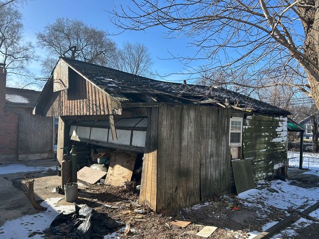 9606 S Natoma Avenue, Oak Lawn, IL 60453