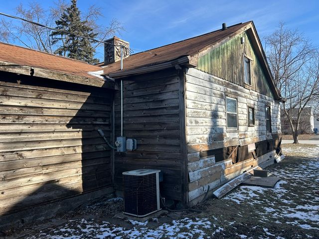 9606 S Natoma Avenue, Oak Lawn, IL 60453