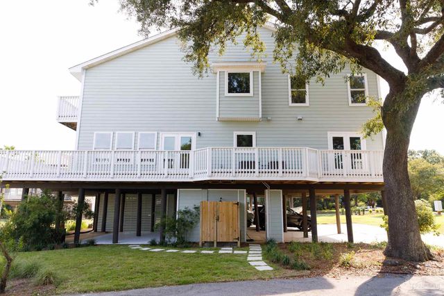 113 Bayshore Dr, Pensacola, FL 32507