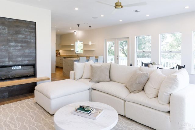 113 Bayshore Dr, Pensacola, FL 32507