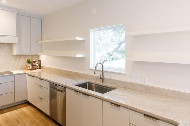 113 Bayshore Dr, Pensacola, FL 32507