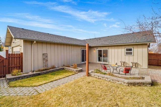 20657 Wild Goose Lane, Bend, OR 97702