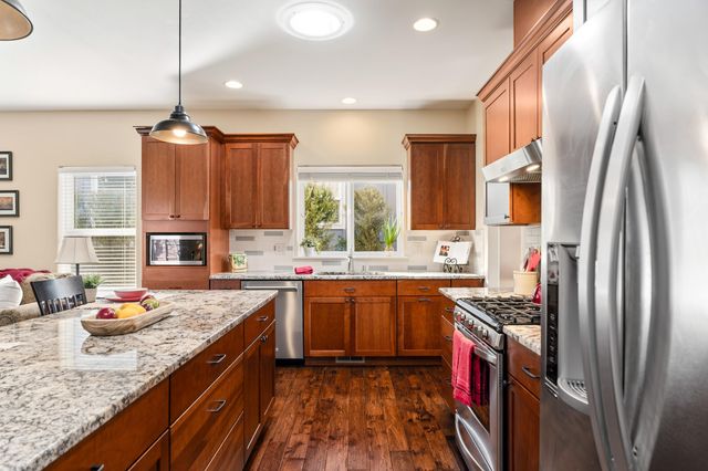 20657 Wild Goose Lane, Bend, OR 97702