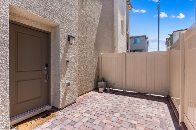 2669 Green Envy Avenue 258, North Las Vegas, NV 89086