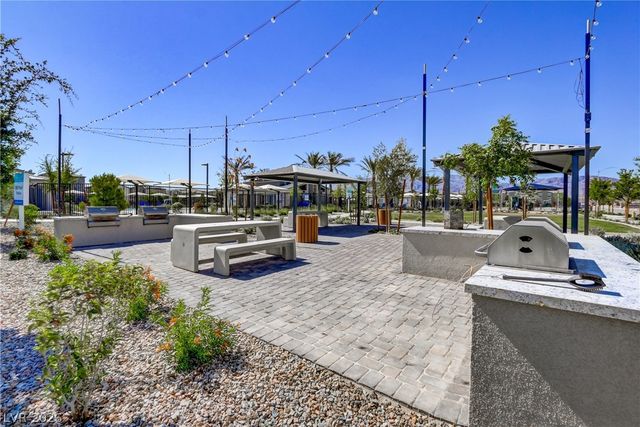 2669 Green Envy Avenue 258, North Las Vegas, NV 89086