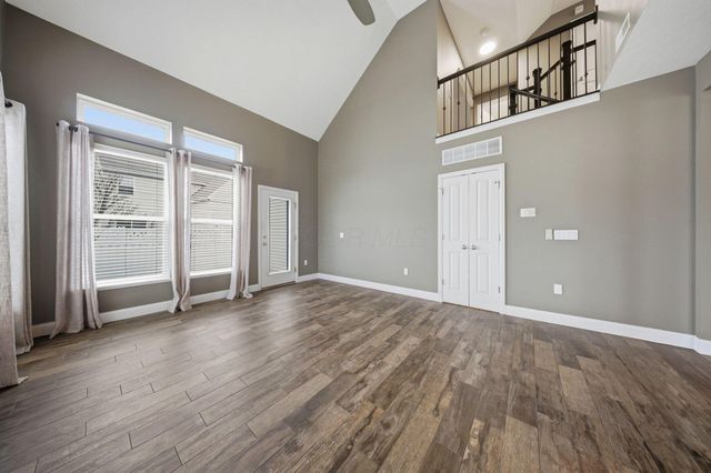 4548 Grand Strand Drive, Grove City, OH 43123