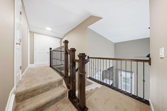 4548 Grand Strand Drive, Grove City, OH 43123