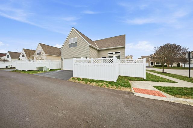 4548 Grand Strand Drive, Grove City, OH 43123