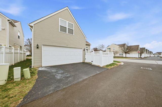 4548 Grand Strand Drive, Grove City, OH 43123