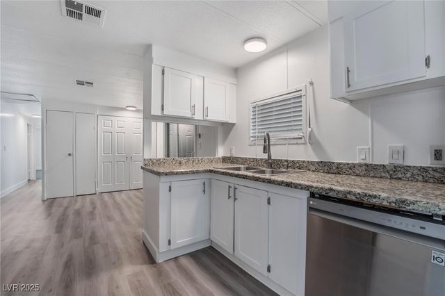 280 Sir Phillip Street, Las Vegas, NV 89110