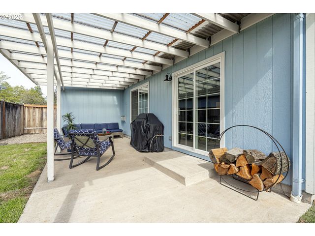 2205 PARKER Pl, Eugene, OR 97402