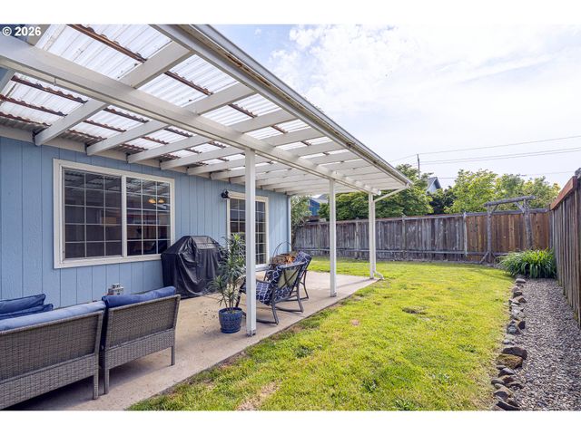 2205 PARKER Pl, Eugene, OR 97402