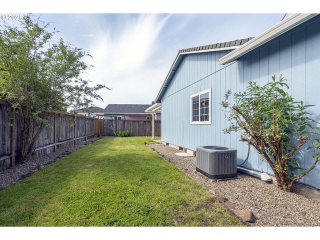2205 PARKER Pl, Eugene, OR 97402