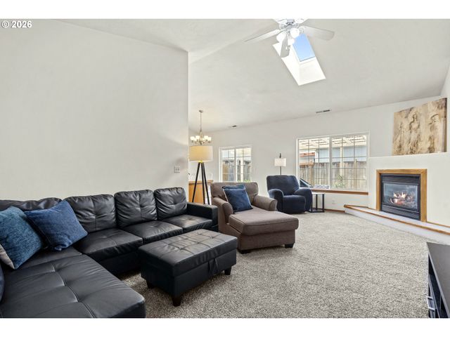 2205 PARKER Pl, Eugene, OR 97402