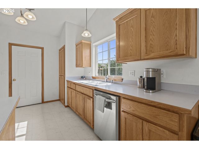 2205 PARKER Pl, Eugene, OR 97402