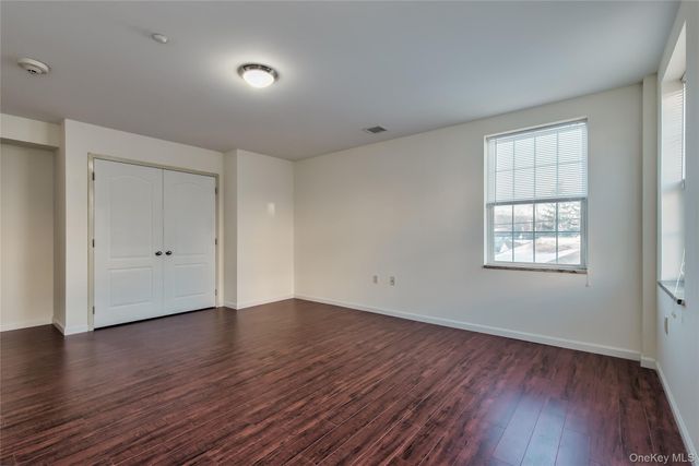 200 Carney Street 305, Glen Cove, NY 11542