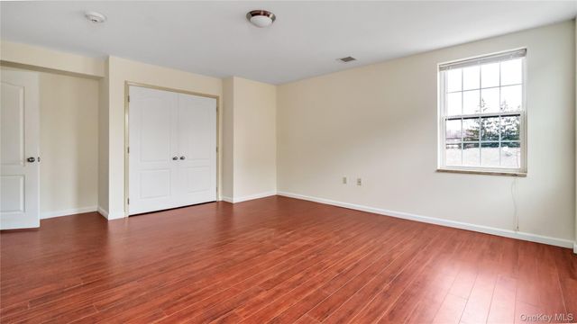 200 Carney Street 305, Glen Cove, NY 11542