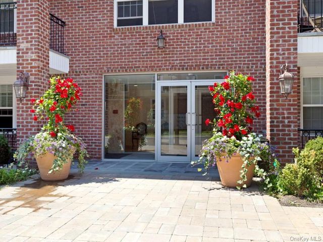 200 Carney Street 305, Glen Cove, NY 11542