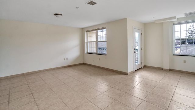 200 Carney Street 305, Glen Cove, NY 11542