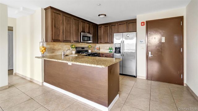 200 Carney Street 305, Glen Cove, NY 11542