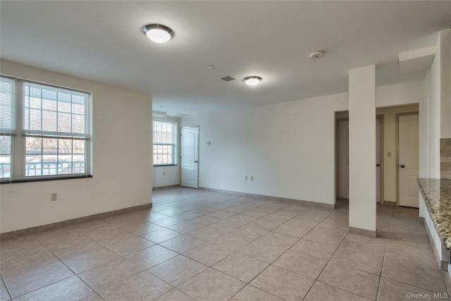 200 Carney Street 305, Glen Cove, NY 11542