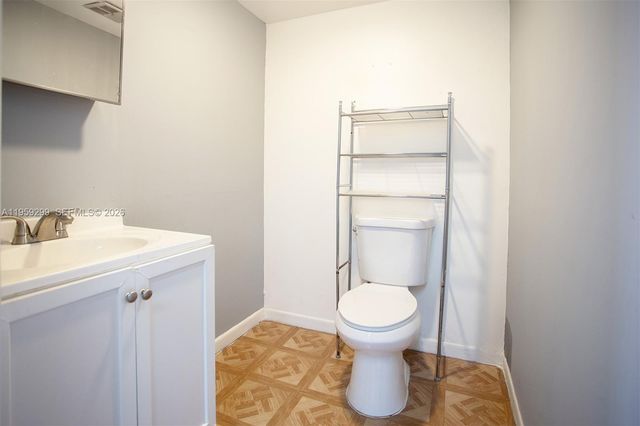 1834 NW 20th St, Miami, FL 33142