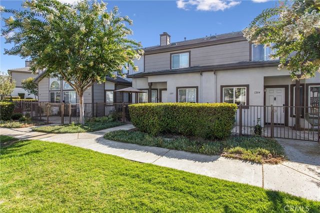 1555 Orange 1205, Redlands, CA 92373