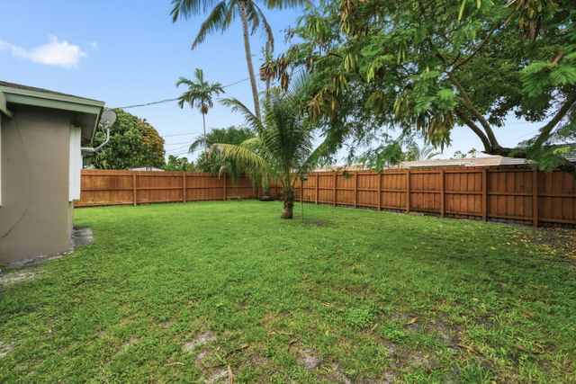 397 NW 48th Street, Oakland Park, FL 33309