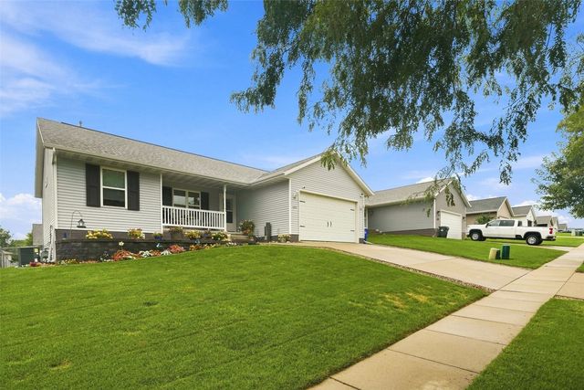 6613 Ohio Street SW, Cedar Rapids, IA 52404