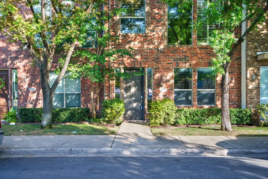 2706 Floyd Street, Dallas, TX 75204