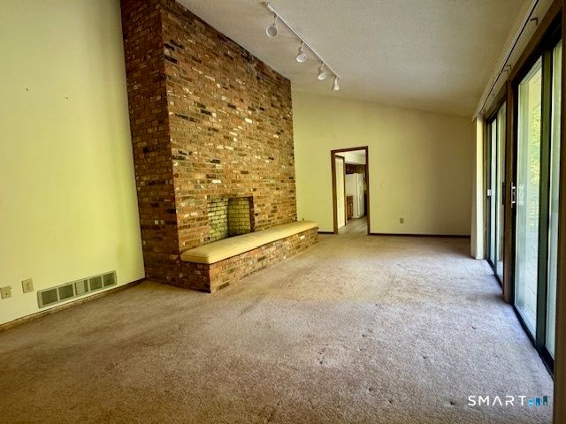 21 Maple Vale Drive, Woodbridge, CT 06525