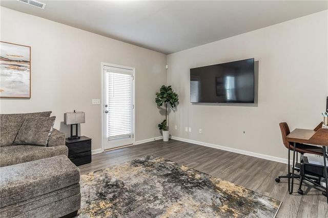3123 Meadowstone Lane SW, Atlanta, GA 30331