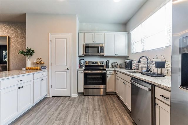3123 Meadowstone Lane SW, Atlanta, GA 30331