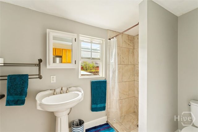 530 E Gordon Lane, Savannah, GA 31401