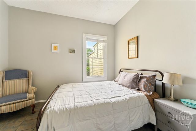 530 E Gordon Lane, Savannah, GA 31401