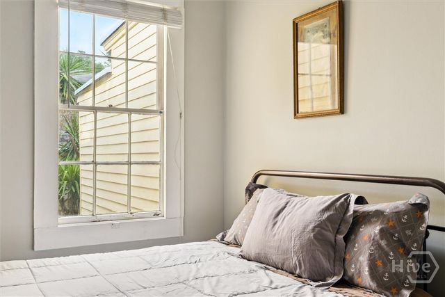 530 E Gordon Lane, Savannah, GA 31401