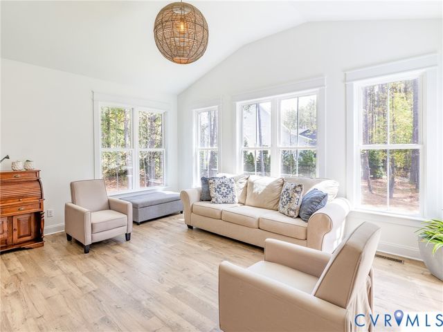 11765 Kings Pond Dr, Providence Forge, VA 23140