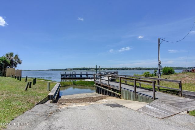 827 Folly Drive SE, Bolivia, NC 28422