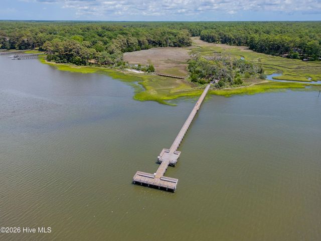 827 Folly Drive SE, Bolivia, NC 28422