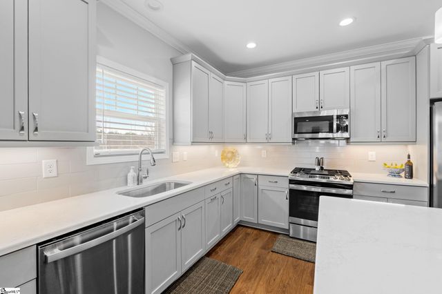 36 Peckham Street, Greenville, SC 29607