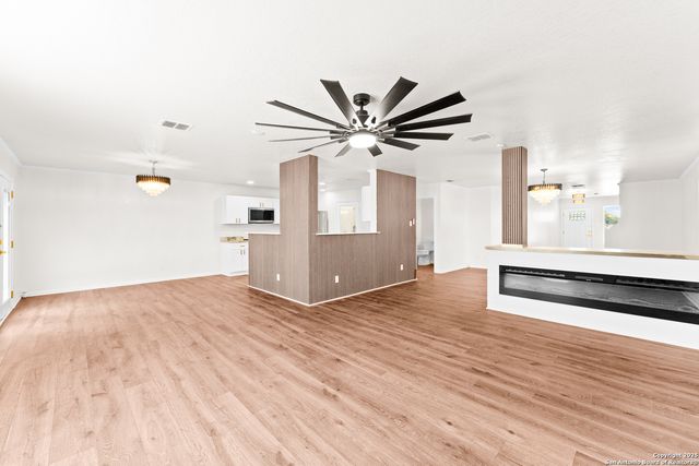 4202 Waldon Pond, San Antonio, TX 78245